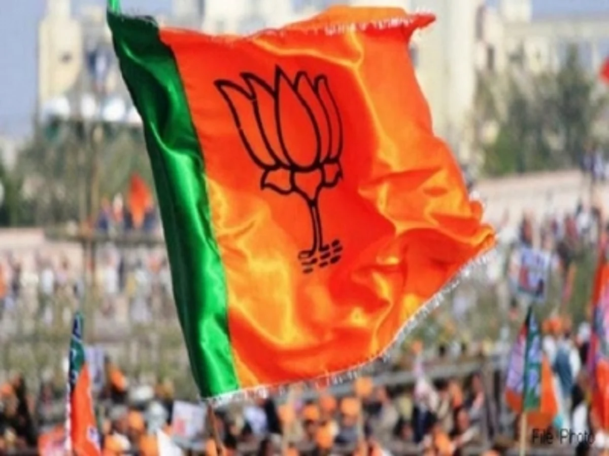 संगठन को मजबूत करने के साथ-साथ विरोधियों को लगातार कमजोर बना रही है भाजपा
