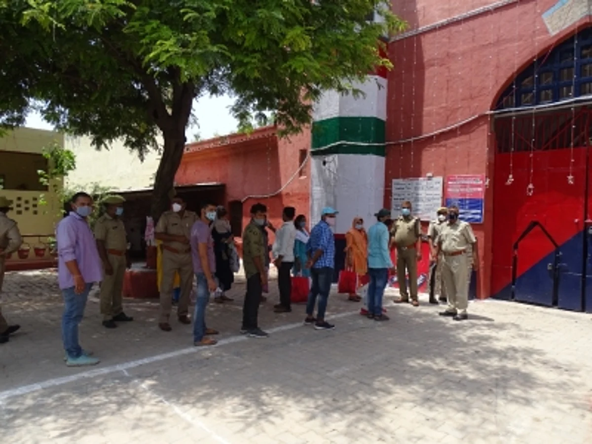 यूपी की कौशांबी जेल में मशीनों की मदद से बनाया जा रहा भोजन