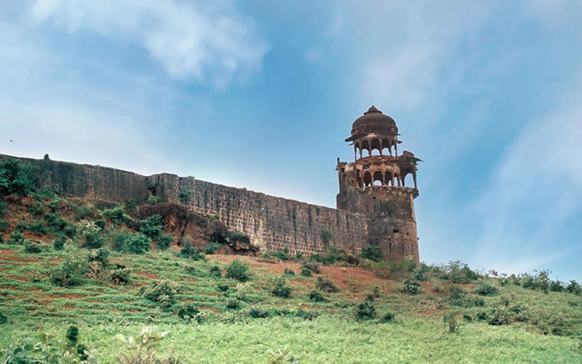 बजरंगगढ़ किला के बारे में जानकारी - Bajrangarh Fort in Hindi