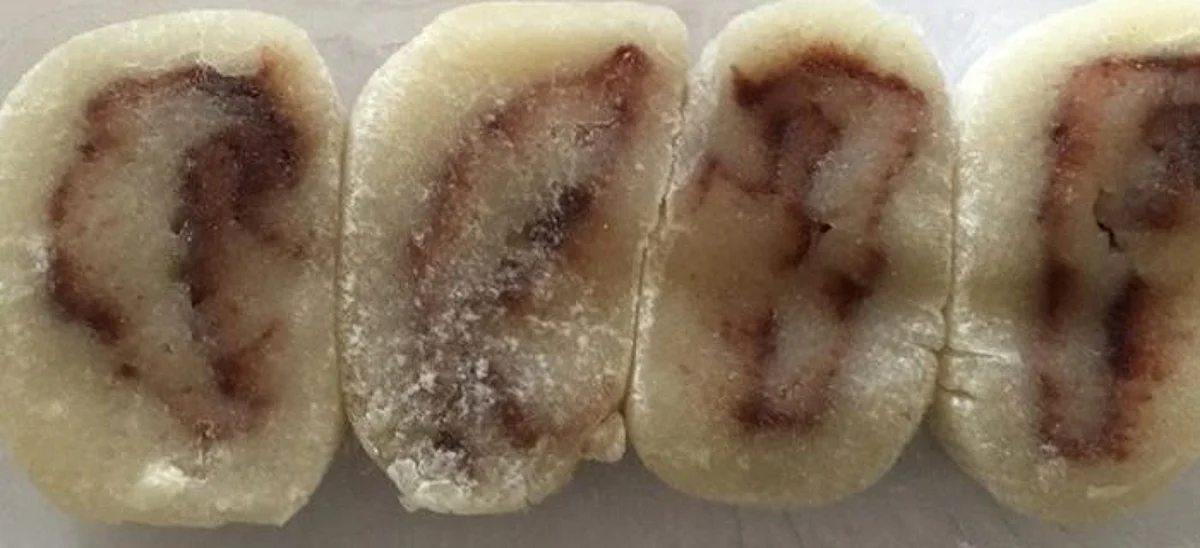 सुबह नाश्ते में बनाएं जल्दी से पक्के केले की बर्फी