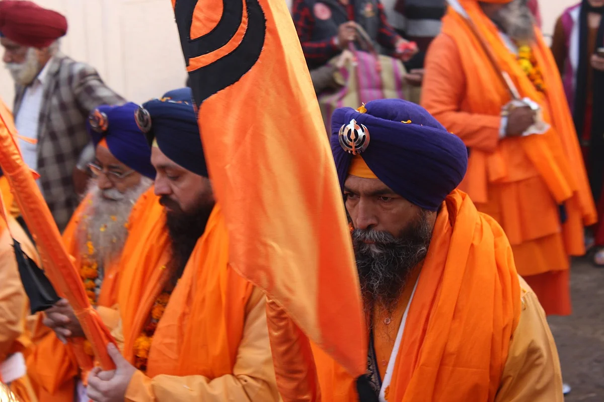 जानिए सिख धर्म को - Basics Of Sikhism In Hindi