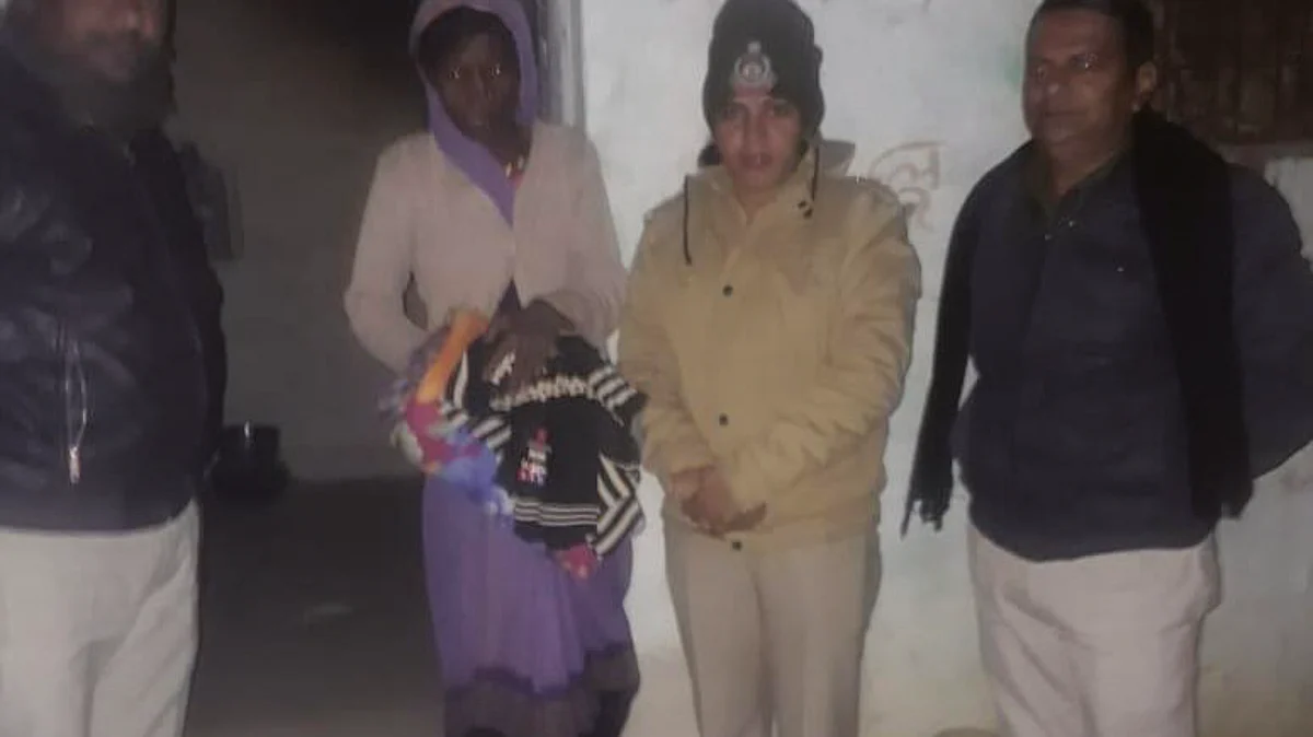 सिंहपुर थाना में तैनात महिला थाना प्रभारी ने दिखाई मानवता
