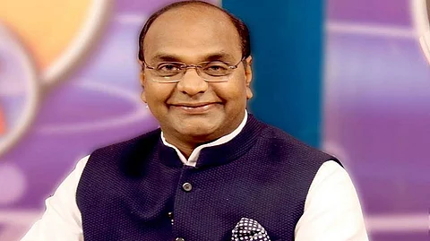यह ग़रीबों की नहीं ग्लैमर की सरकार ...