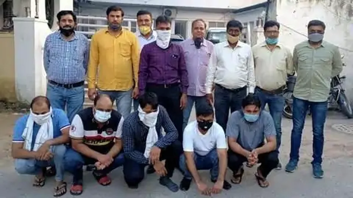 दिल्ली: फिल्म 'स्पेशल 26' के अंदाज में ठगी करने वाले गिरोह का पर्दाफाश