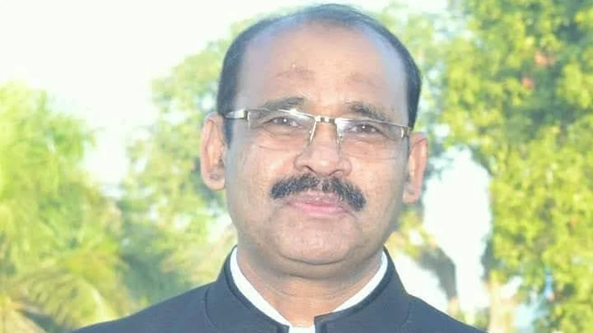 शहडोल : जनता के हितैषी हैं तो, छोड़े शासन से मिलने वाला वेतन