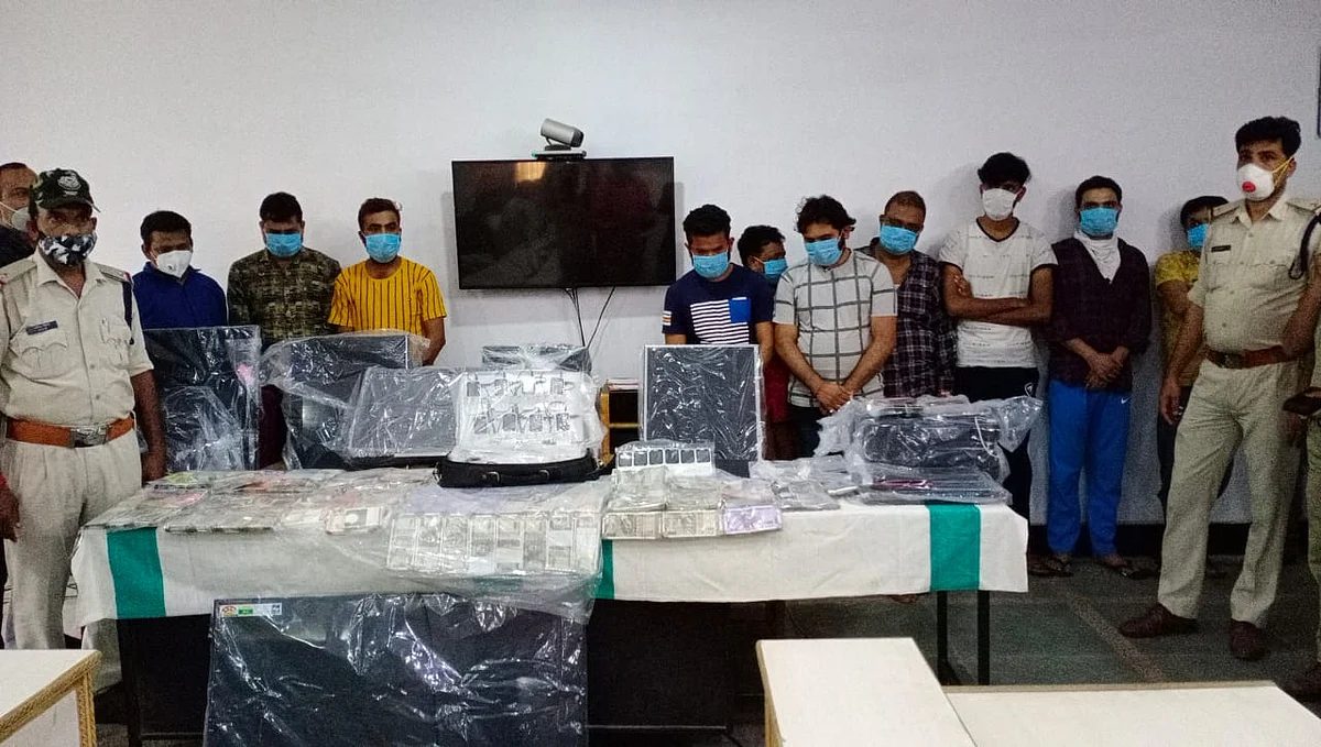 जब्त सामान के साथ पकड़ाए सट्टोरिये