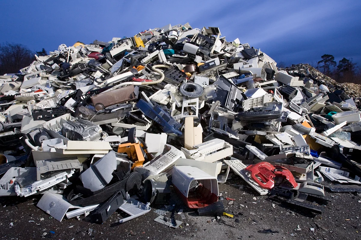 देश में डिजिटल क्रांति के साथ ई-कचरे (Electronic waste) की समस्या भी बढ़ी