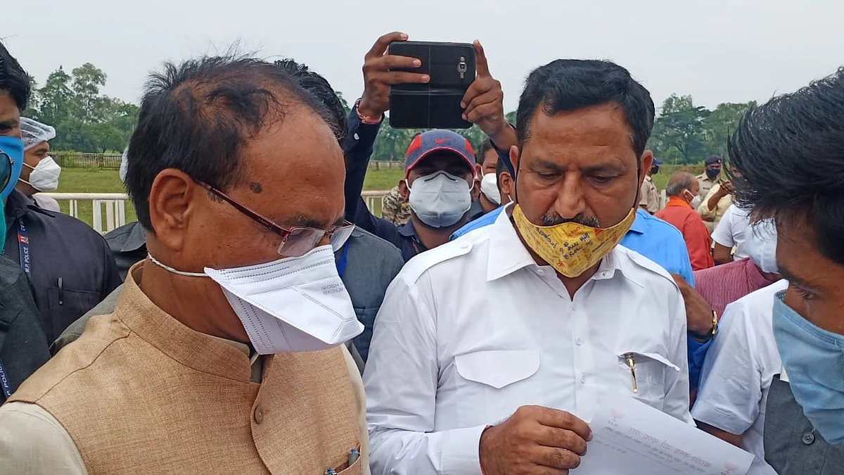 मुख्यमंत्री ने नागदा-खाचरौद क्षेत्र के किसानों की बिमा राशि का किया भुगतान