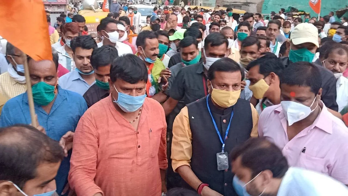 ग्वालियर : धुर विरोधी प्रद्युम्न व पवैया संग -संग घूमे
