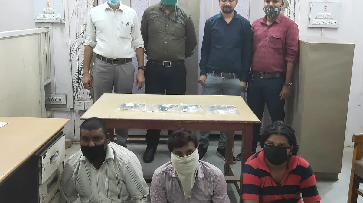 अवैध हथियारों की तस्करी पर पुलिस की कार्रवाई, आरोपियों को किया गिरफ्तार