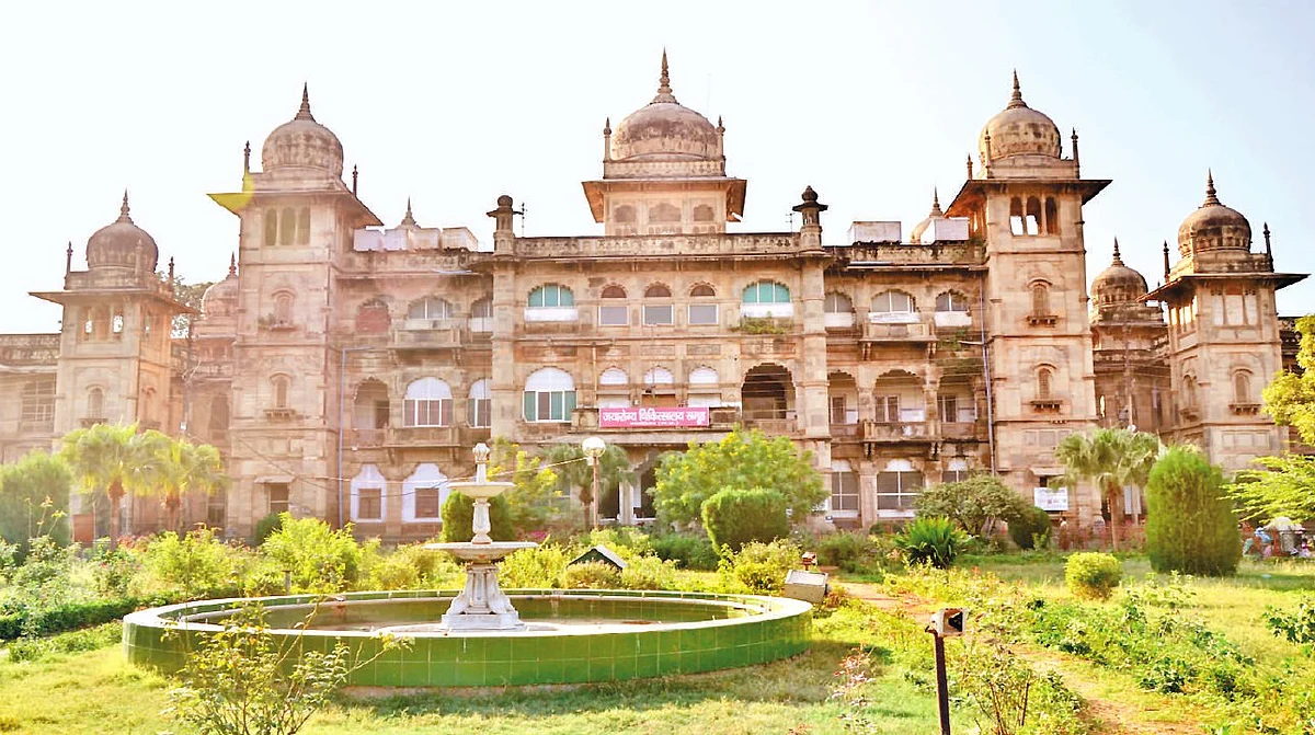 ग्वालियर : शौचालय की खिड़की से निकलकर कैदी फरार, दो घण्टे बाद बस में पकड़ा