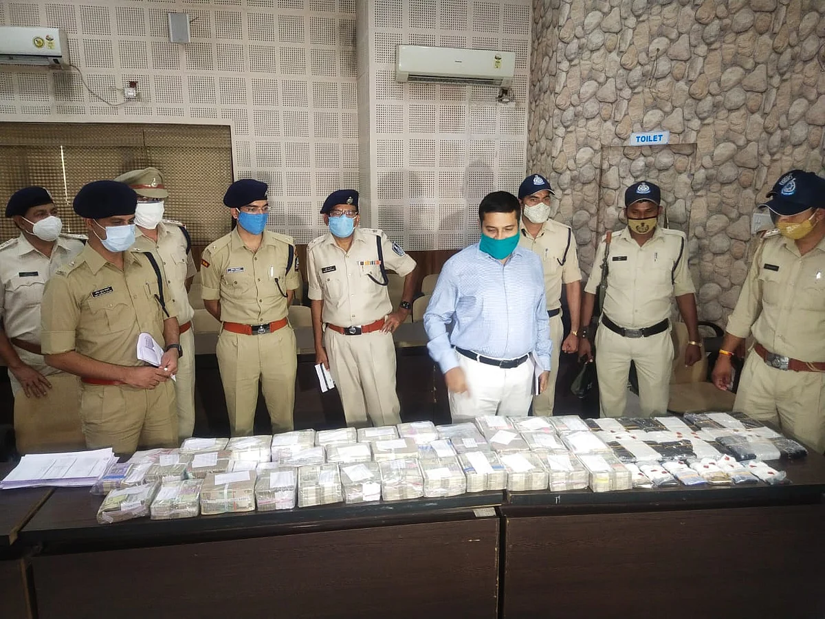 इंदौर : 1.33 करोड़ का ऑनलाइन सट्टा पकड़ाया, 9 लोग गिरफ्तार