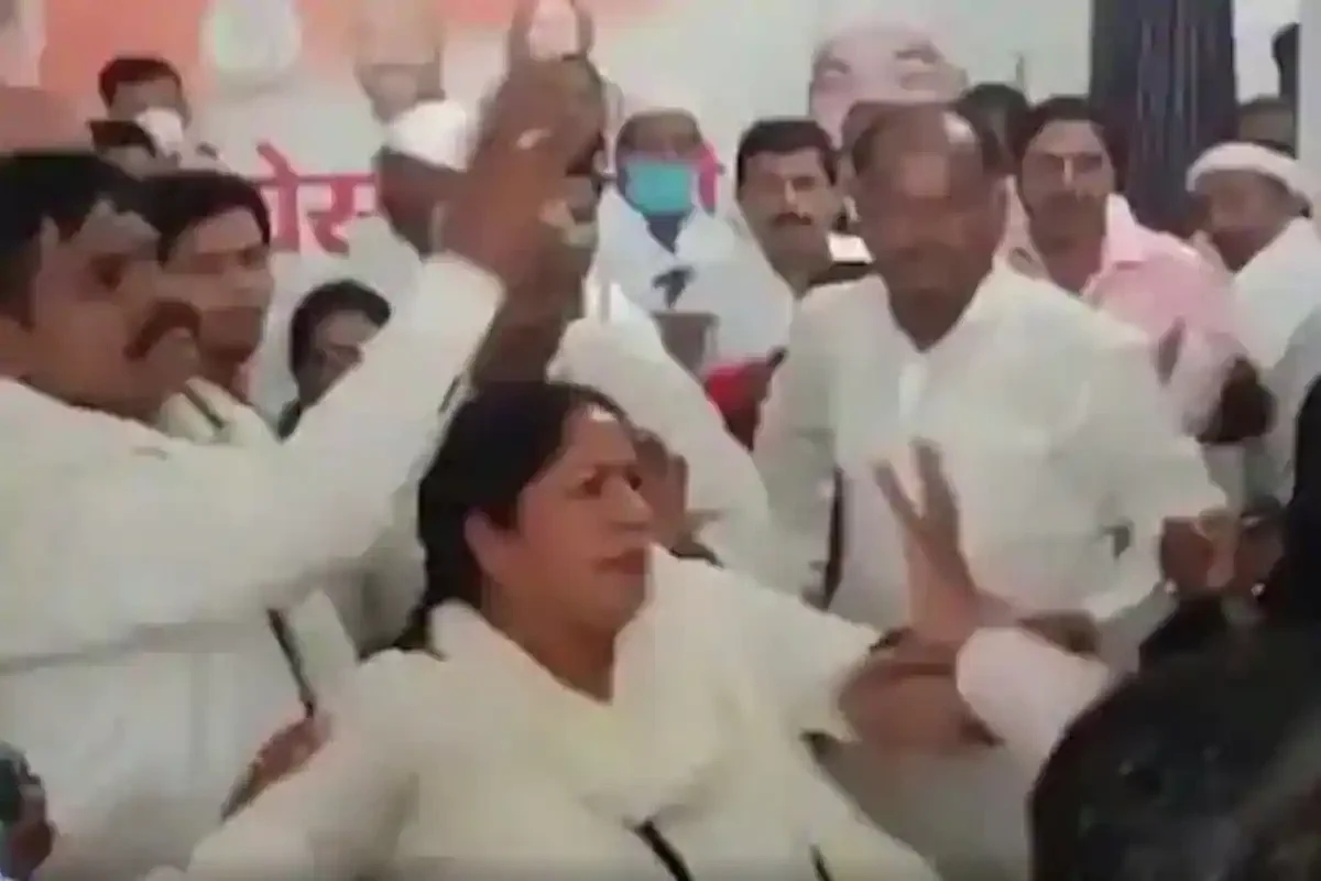 UP देवरिया के कांग्रेस दफ्तर में महिला नेता की पिटाई पर NCW का संज्ञान