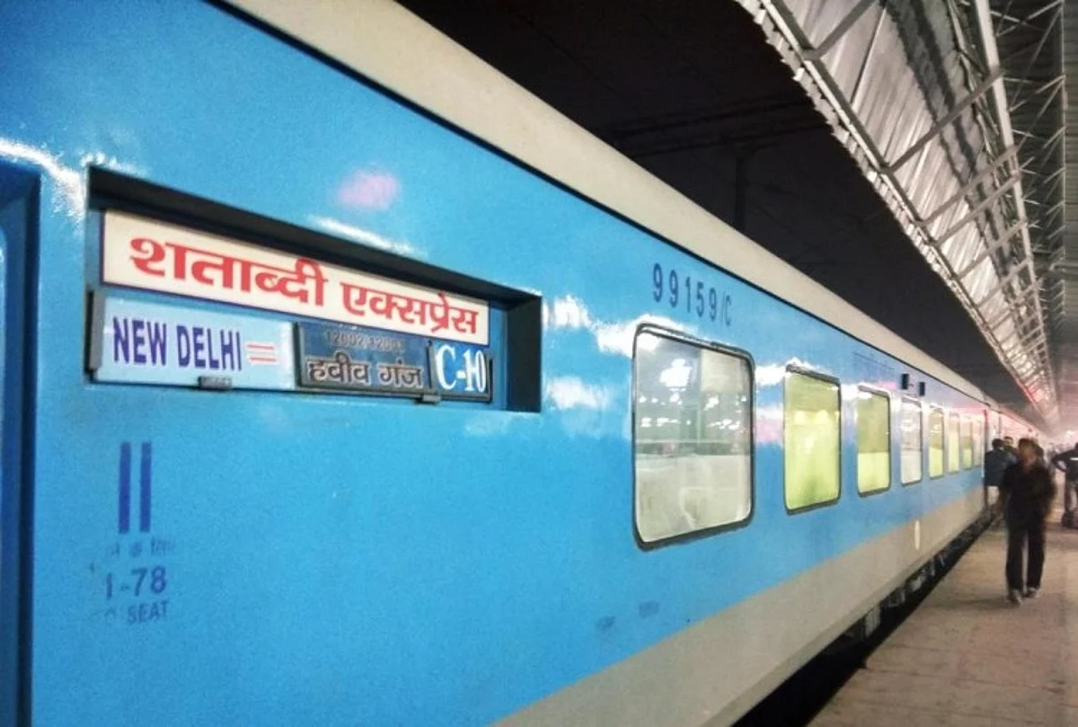 आज से शताब्दी एक्सप्रेस ट्रेन का संचालन शुरू