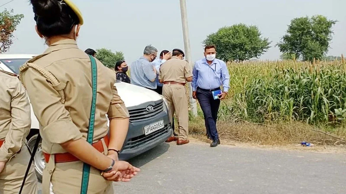 हाथरस केस अब CBI के हाथ, क्राइम स्पॉट पहुंची CBI टीम और फॉरेंसिक एक्सपर्ट