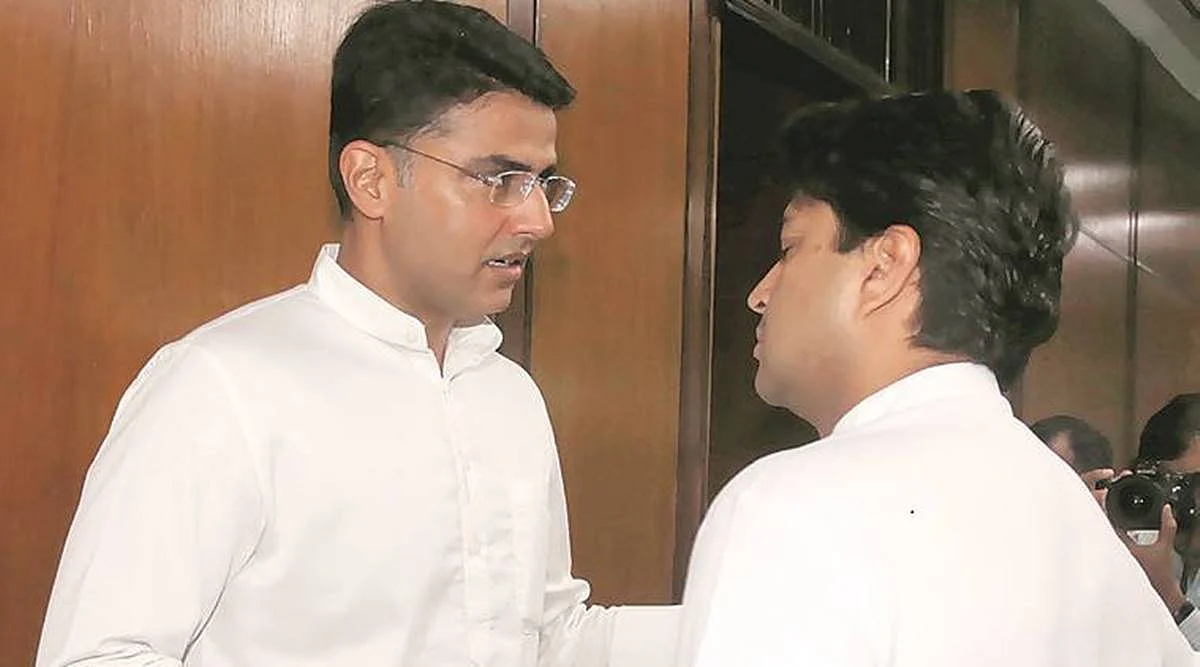 ग्वालियर : सिंधिया अपना काम कर रहे हैं और हम अपना काम