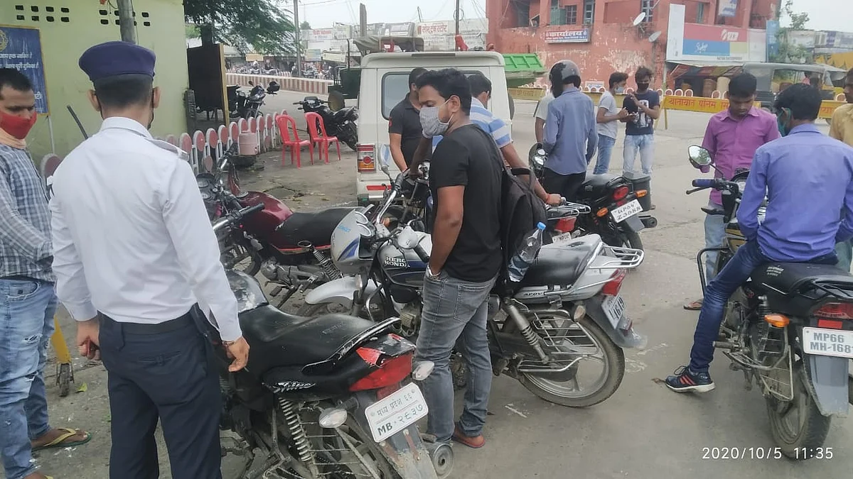 सिंगरौली : बिना नंबर वाहनों को लेकर जिले की यातायात पुलिस ने की कार्यवाही