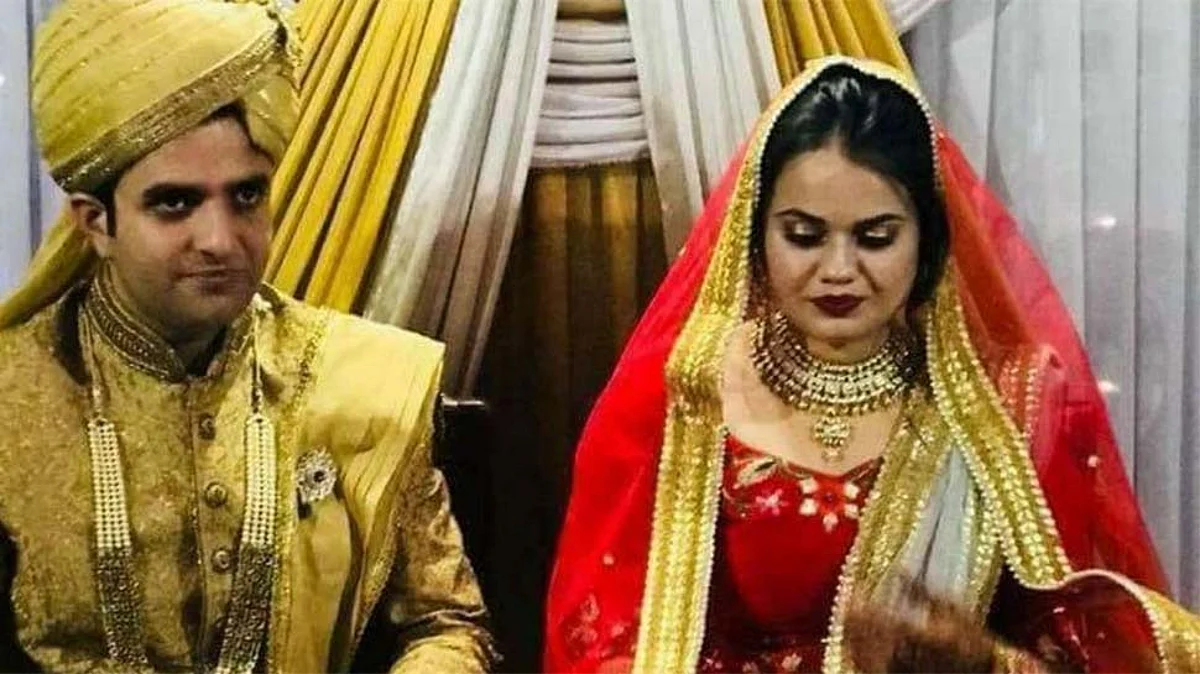 UPSC टॉपर टीना डाबी अपने IAS पति अतहर से लेंगी तलाक, दायर की अर्जी