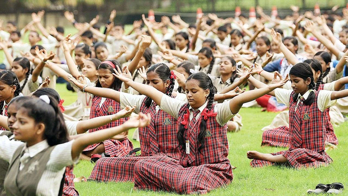 भोपाल : प्रदेश के हर विद्यालय में दिया जाएगा योग प्रशिक्षण