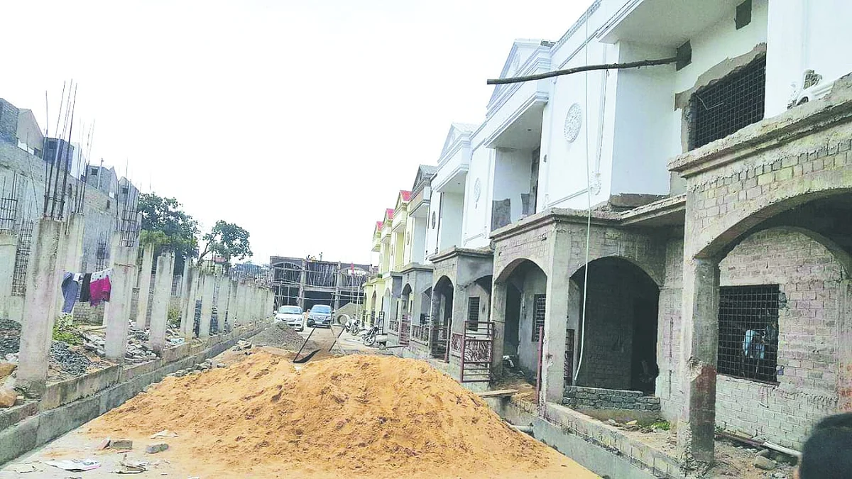 5 साल : अधूरा निर्माण और बेच दिये नपा को बंधक में दिये फ्लैट