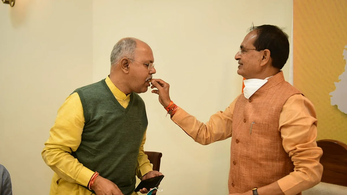 BJP कार्यालय में जीत का जश्न मनाने के बाद CM ने सभी नेताओं को दिया धन्यवाद