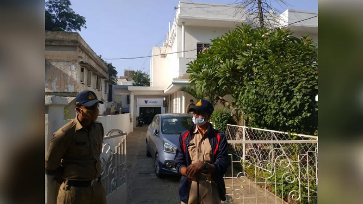 भोपाल: आयकर विभाग ने व्यापक इंटरप्राइजेज के दफ्तर पर मारा छापा