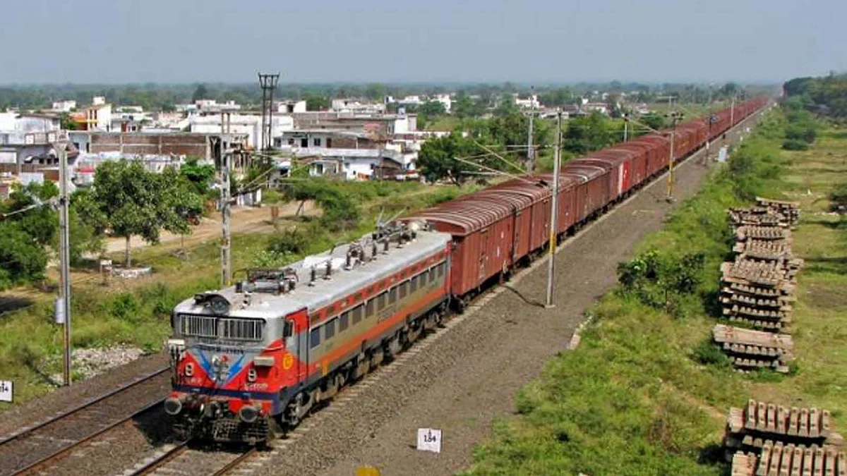 कोरोनाकाल में नुकसान की भरपाई: जबलपुर से बांग्लादेश भेजी गई विशेष मालगाड़ी