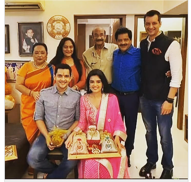 aditya narayan and shweta agarwal roka ceremony pic