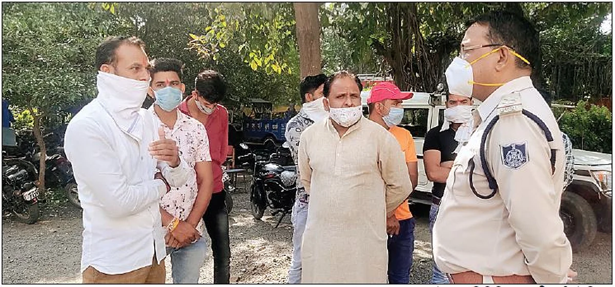 नागदा जं. : खाचरौद के रेडिमेड व्यवसायी का शव पेड़ पर लटका मिला