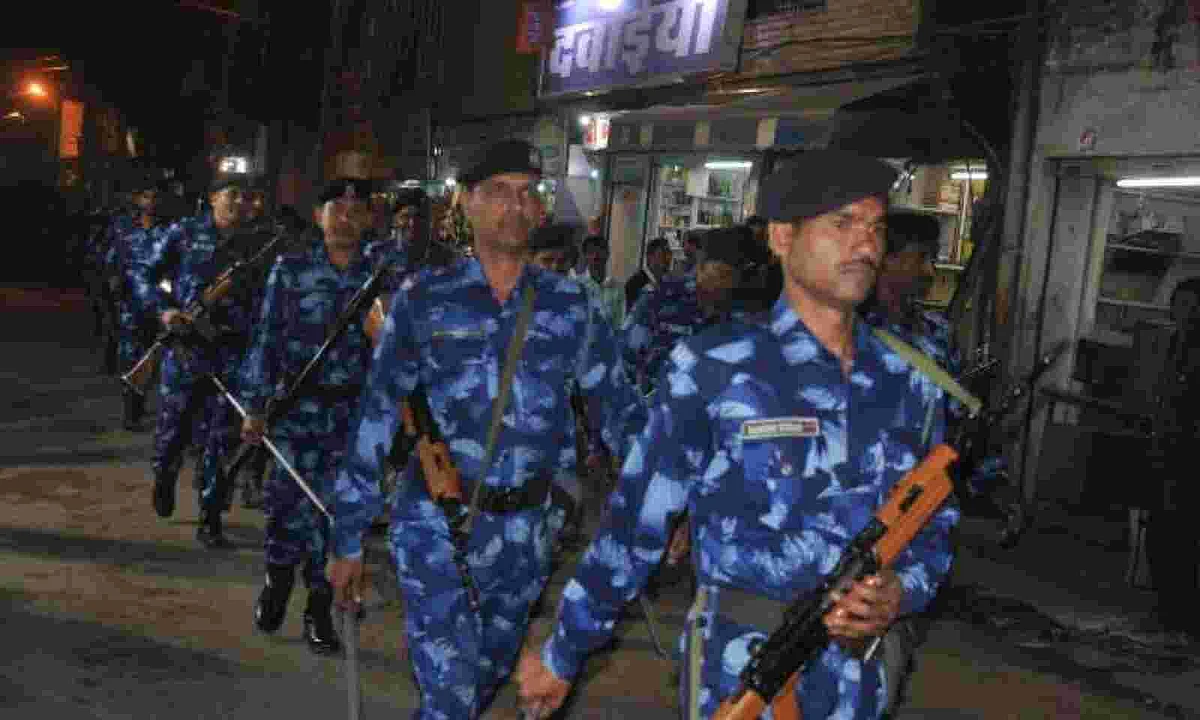 उपनगर ग्वालियर की कुछ पोलिंग बूथ संवेदनशील, पुलिस ने रात से संभाली व्यवस्था