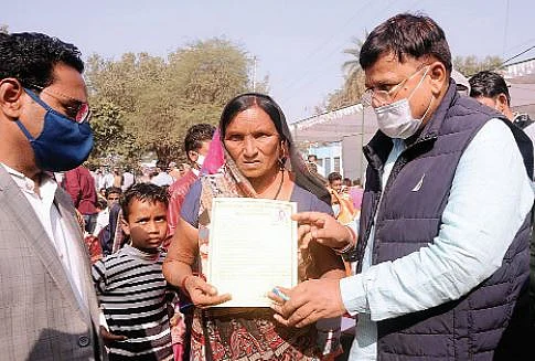 दो घंटे के अंदर पेंशन प्रणाण पत्र दिलवाया