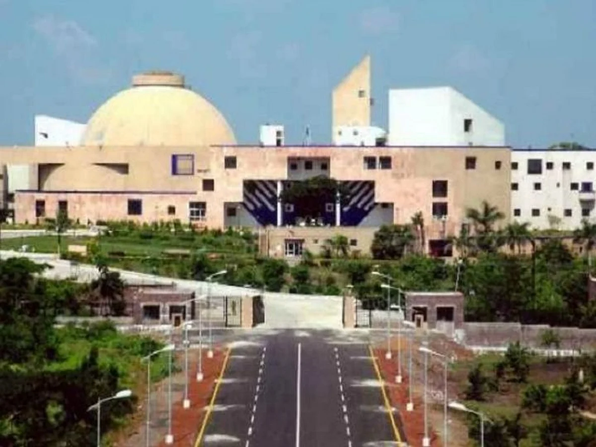 MP विधानसभा में दिवंगतों दी श्रद्धांजलि, सदन की कार्रवाई मंगलवार तक के लिए स्थगित