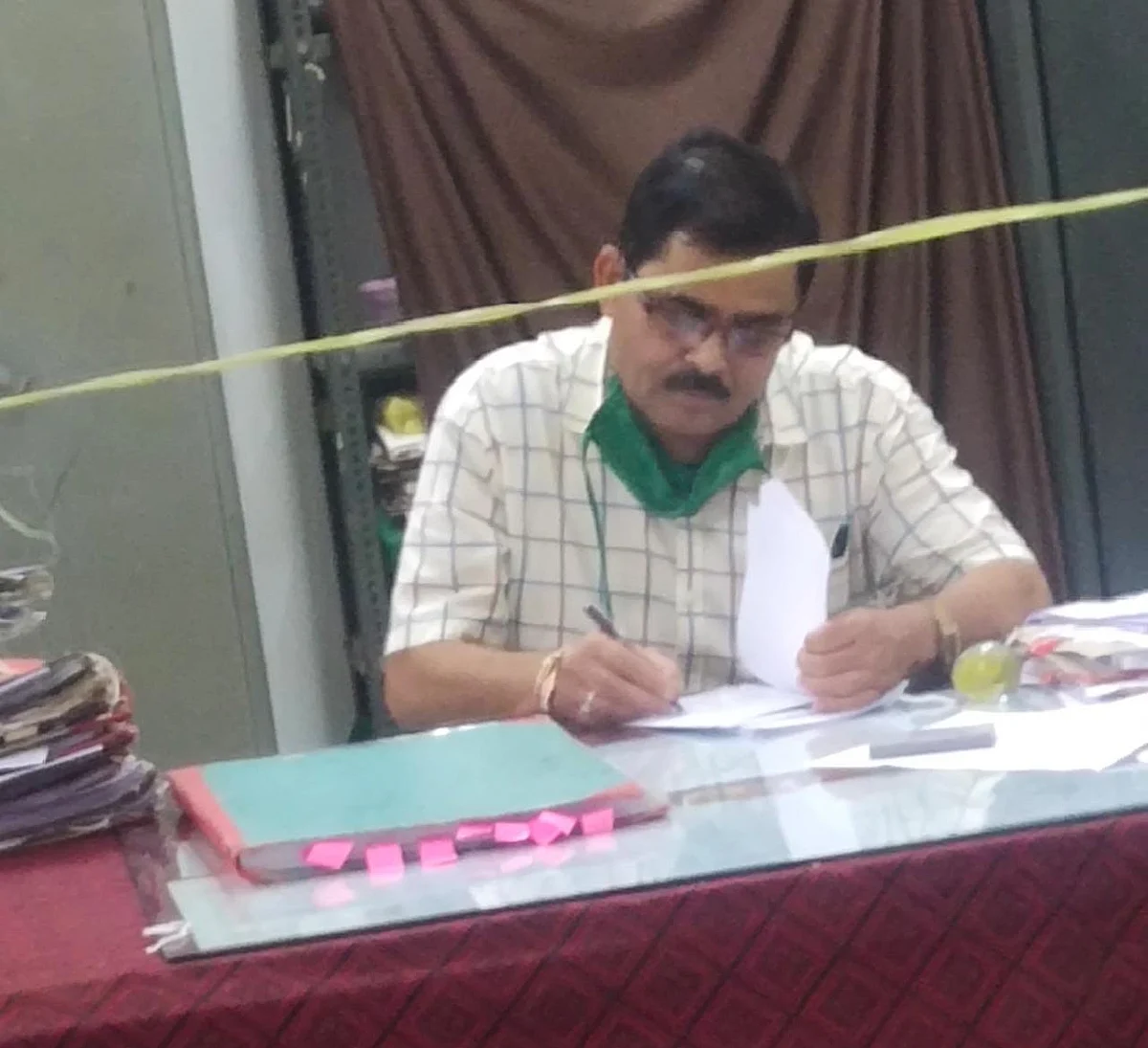 Anuppur : स्थानांतरण के बाद भी बाबू नहीं हुआ भारमुक्त
