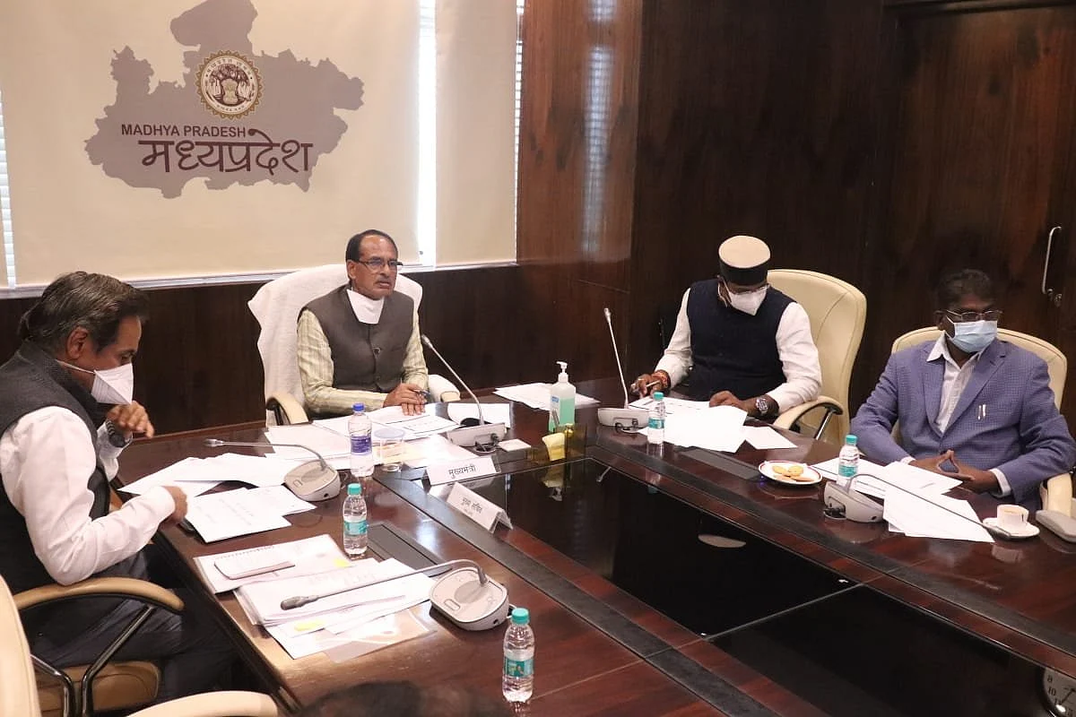 मास्क का उपयोग नहीं करने पर जुर्माना लगाएं : शिवराज सिंह