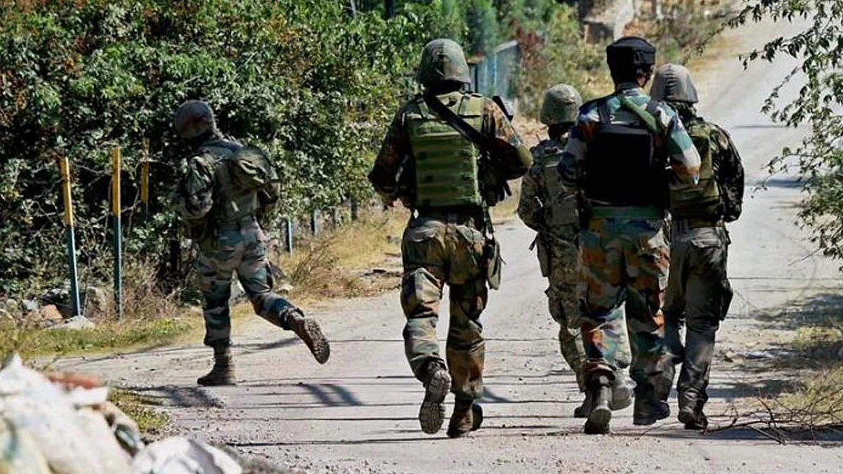 जम्मू-कश्मीर: रामबन जिले में पुलिस चौकी पर फेंका गया बम