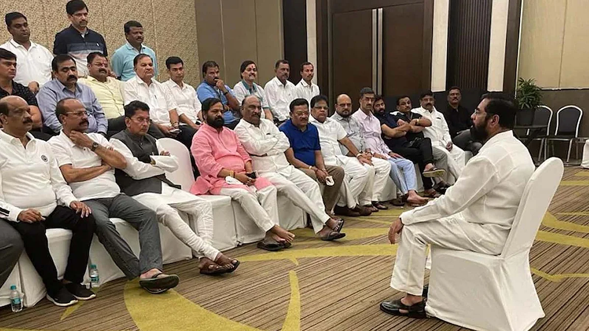 Maharashtra Political Crisis! आज 50 पार पहुंच सकता है एकनाथ शिंदे गुट का आंकड़ा: सूत्र