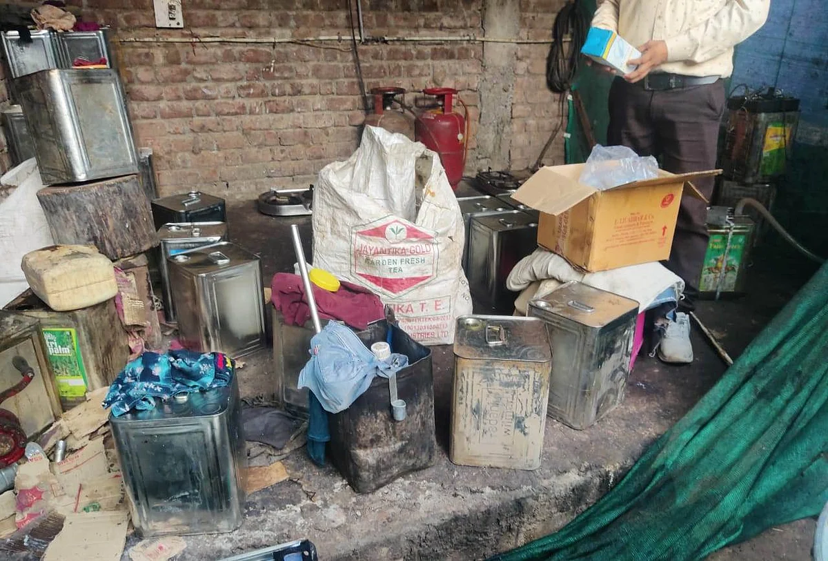 नकली घी और खाद्य तेल का जखीरा पकड़ा