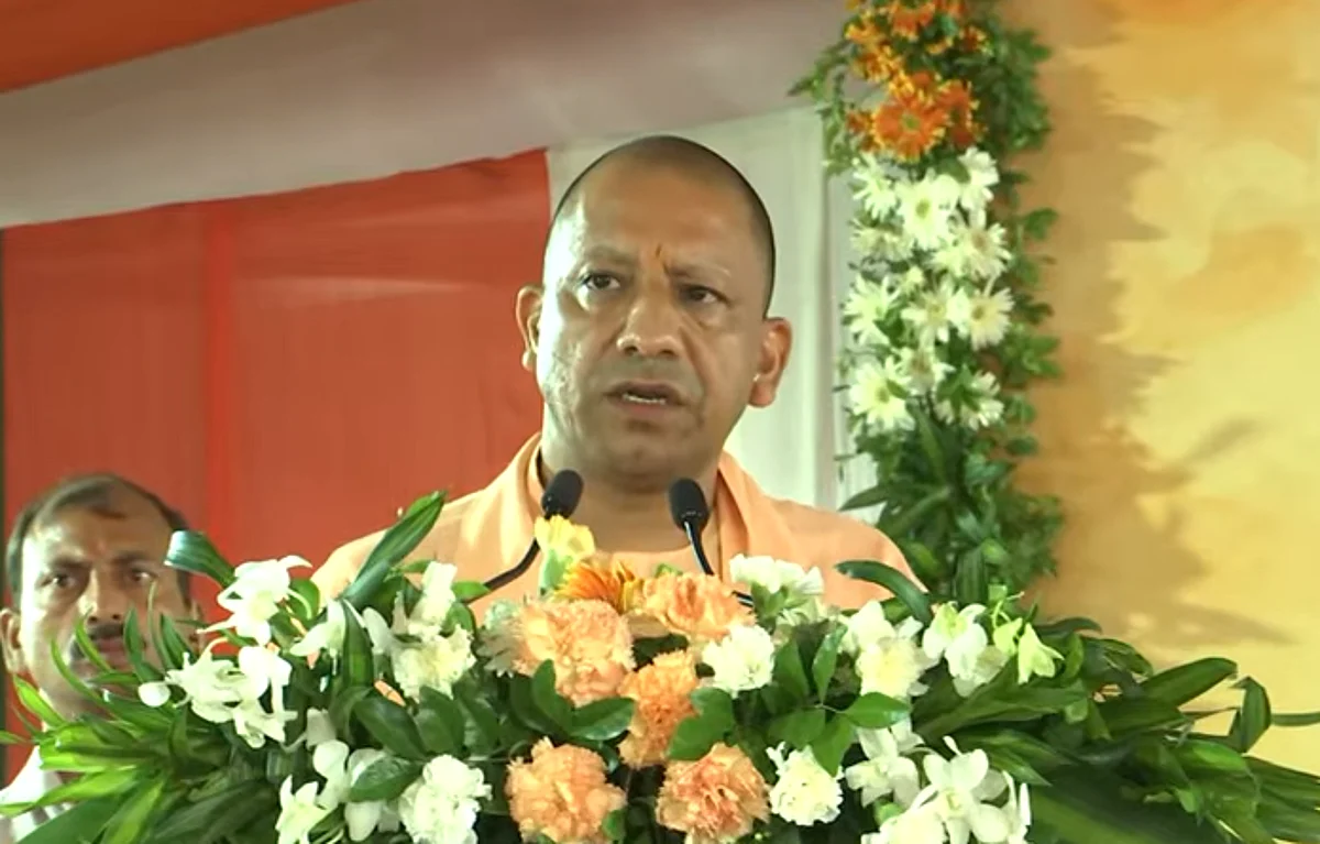 उत्तर प्रदेश: कारगिल शहीद स्मृति वाटिका कार्यक्रम में CM योगी