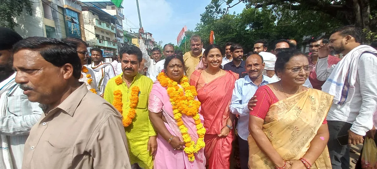 कांग्रेस की श्रीमती राधाबाई पटेल जीती