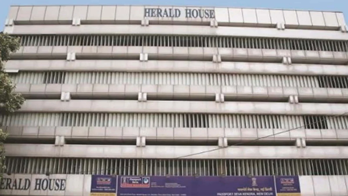 नेशनल हेराल्ड के दफ्तर समेत कई ठिकानों पर ED का छापा
