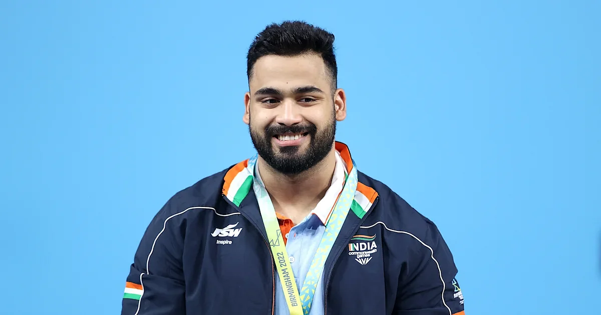 विकास ठाकुर के गांव में मना जश्न