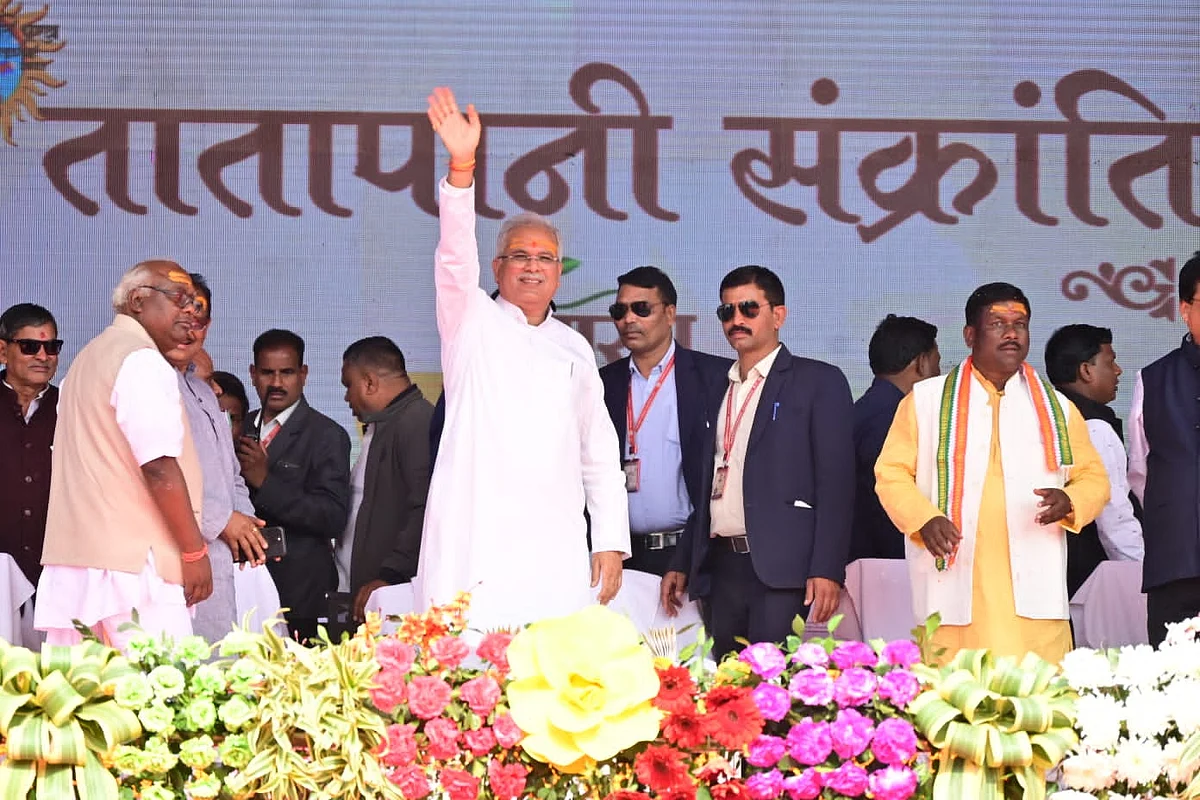 मुख्यमंत्री भूपेश बघेल तातापानी महोत्सव में शामिल हुए