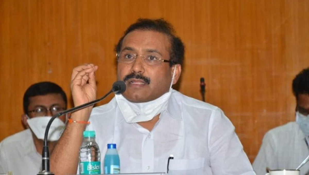 कोरोनाच्या तिसऱ्या लाटेला सुरुवात, शेवट 'या' आठवड्यात होण्याची शक्यता; आरोग्य मंत्र्यांची माहिती