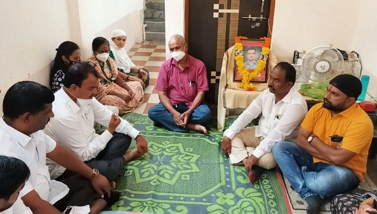 MPSC | राज्यमंत्री भरणे यांची स्वप्नील लोणकर कुंटुबीयांस १ लाखाची मदत