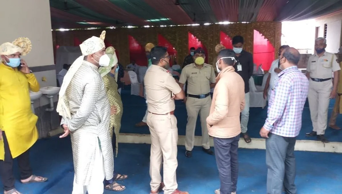 सांगलीत मंगलकार्यालयांवर पोलिसांचा कारवाईचा बडगा