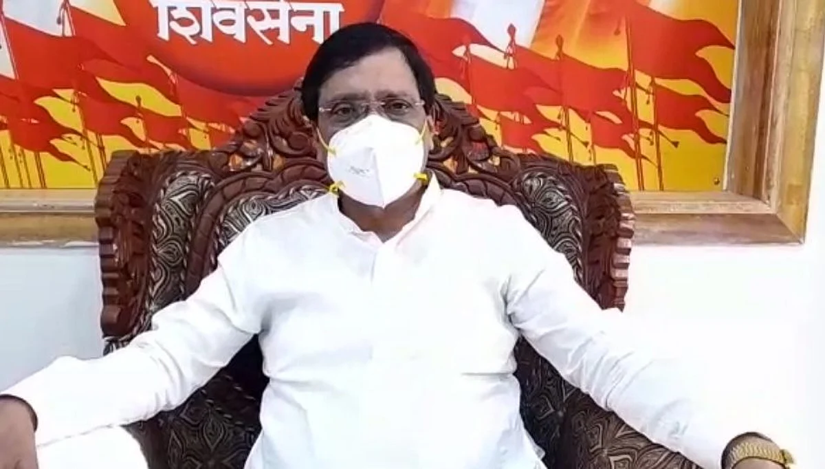 मुख्यमंत्रीपदाच्या शर्यतीतील सर्वांना फडणवीसांनी संपवलं - विनायक राऊत