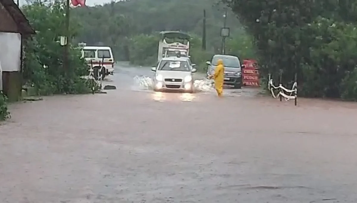 मुसळधार पावसाने महाबळेश्वर-पाचगणीचे रस्ते झाले जलमय!