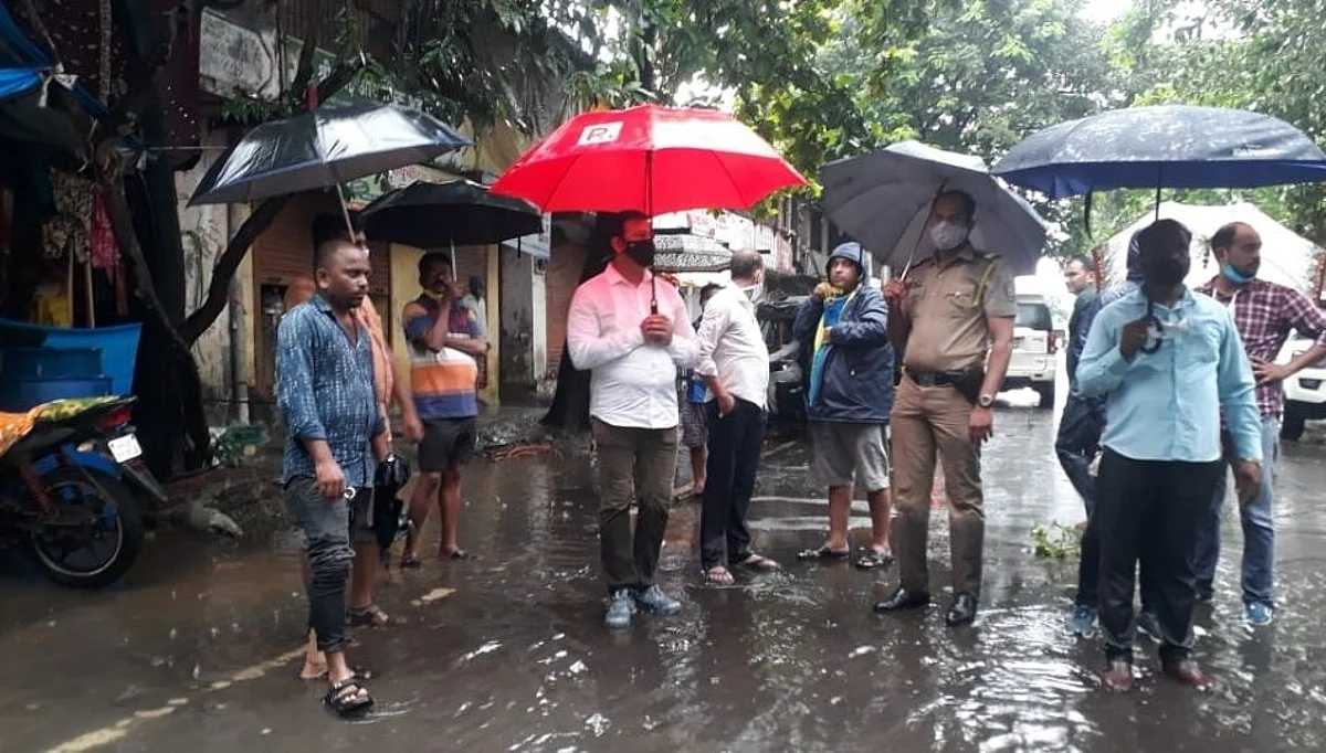 आपत्तीमुळे शहरातील पुरग्रस्तांना नुकसान भरपाई द्या - आमदार गणपत गायकवाड