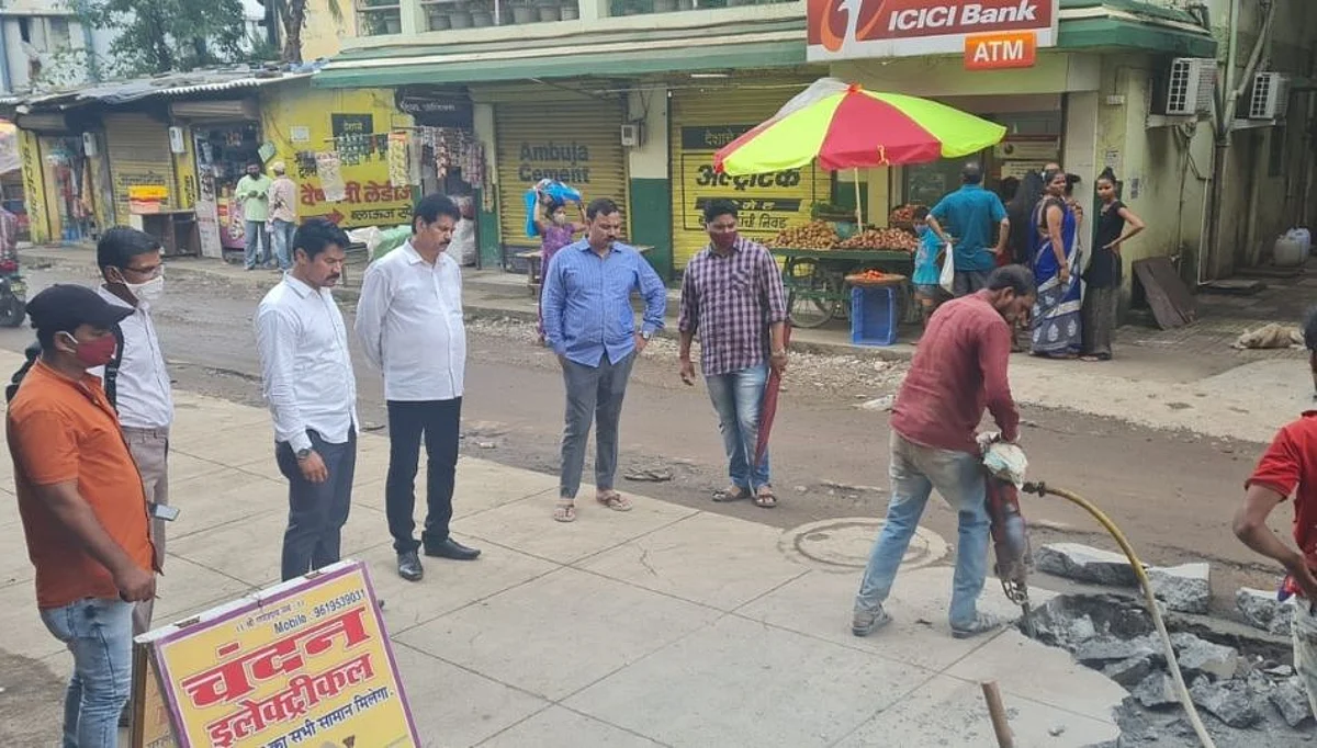 दिव्यातील रस्त्याचे निकृष्ट काम तोडले