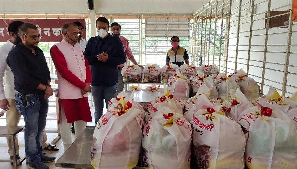 देवेंद्र फडणवीसांच्या वाढदिवसानिमित्त नागपुरात विविध सामाजिक कार्यक्रम